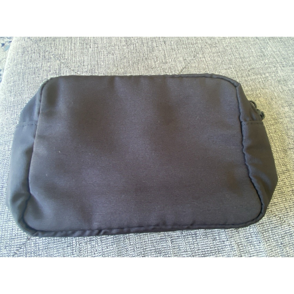 New GUCCI Black Beauty Makeup Pouch Bag Gucci Beauty Collection GWP - Picture 2 of 4